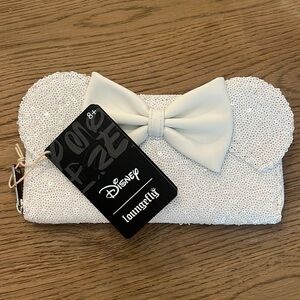 Loungefly NWT Minnie Mouse sequin wedding wallet.